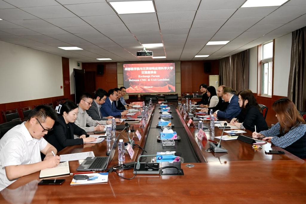 德国兰茨胡特应用科学大学来校访问交流